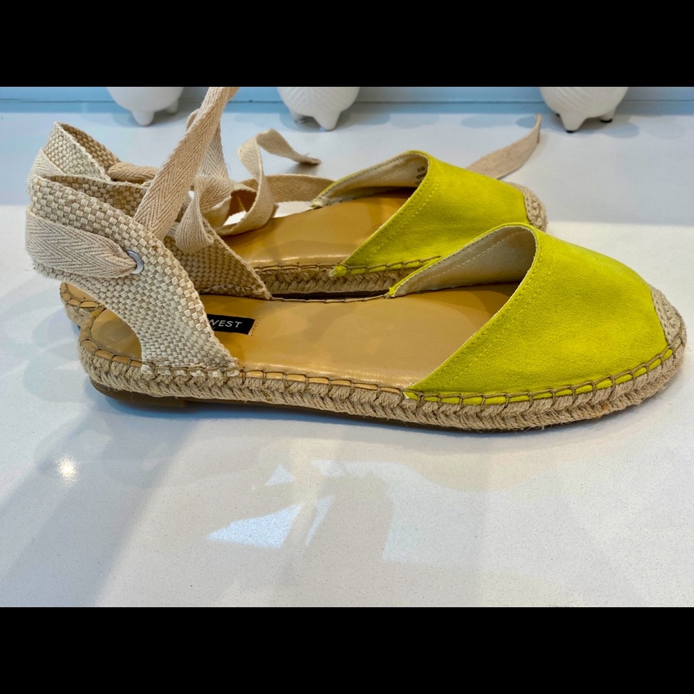 NWOB - Nine West Tie Up Espadrilles